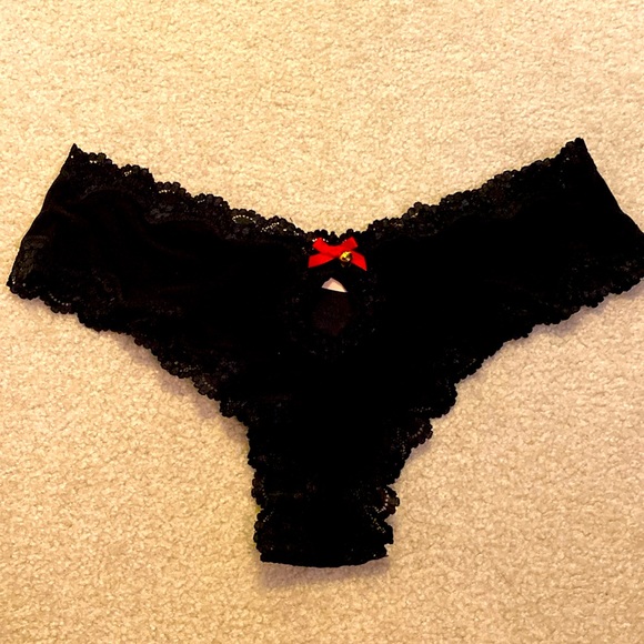 Victoria’s Secret Panties - they really jingle (Turn on volume) - Picture 3 of 6